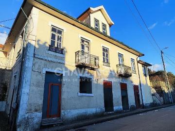 Casa de Aldeia com Grande Potencial em Felgueiras – Ideal para Habitação ou Investimento