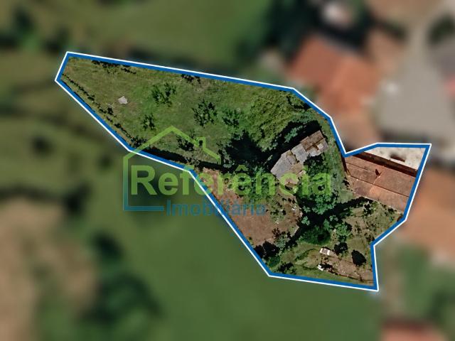 Casa de Aldeia com Vista Panorâmica e Terreno