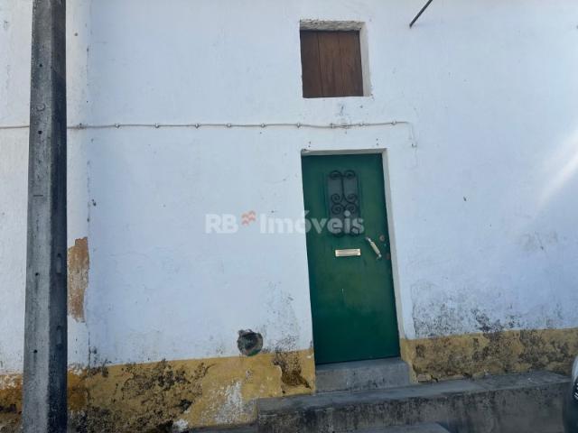 Casa de Aldeia no Centro Histórico de Monte da Pedra