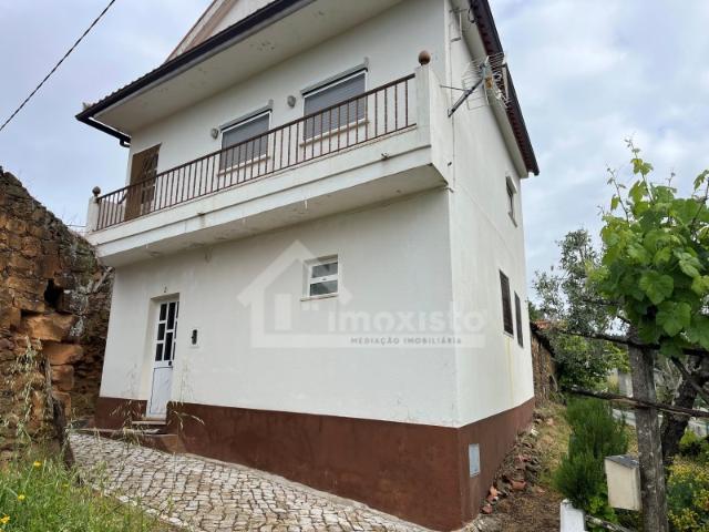 Casa de Aldeia pronta a habitar em Figueiró dos Vinhos