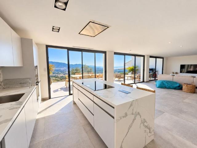 Casa de alto standing de 100 m2 en venta La Mairena, Andalucía