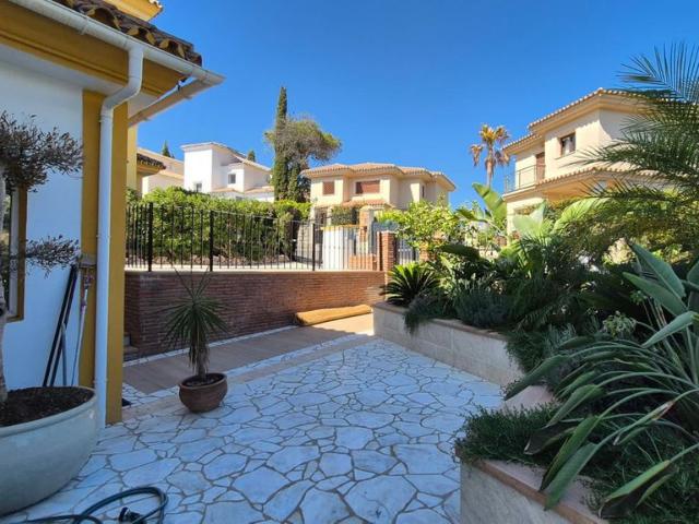 Casa de alto standing de 100 m2 en venta Riviera del Sol, Andalucía