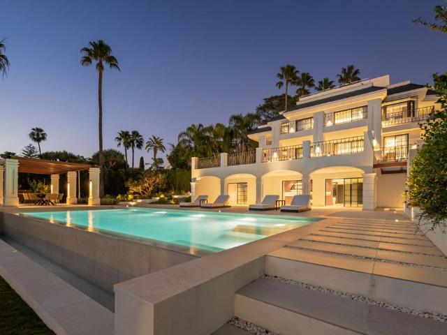 Casa de alto standing de 1112 m2 en venta Nueva Andalucia, Andalucía