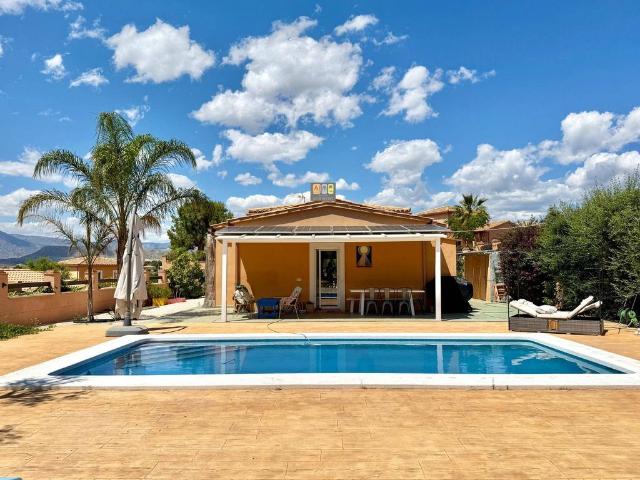 Casa de alto standing de 135 m2 en alquiler Busot, Comunidad Valenciana