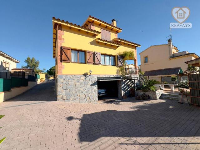 Casa de alto standing de 249 m2 en venta Albiñana, Cataluña