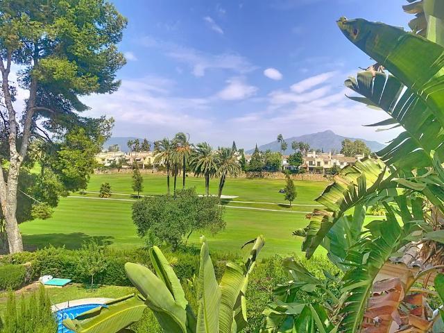 Casa de alto standing de 254 m2 en venta Guadalmina, Andalucía