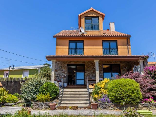 Casa de alto standing de 250 m2 en venta Calle Espiñeiro s/n, Mera Serantes, Los Oleiros, La Coruña, Provincia de La Coruña, Galicia