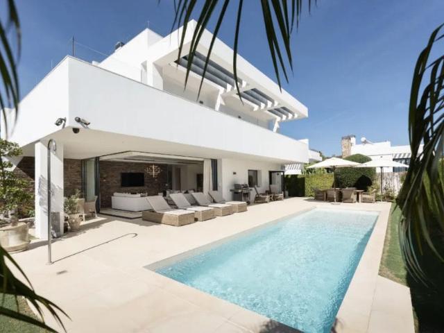 Casa de alto standing de 250 m2 en venta San Pedro de Alcántara, Andalucía