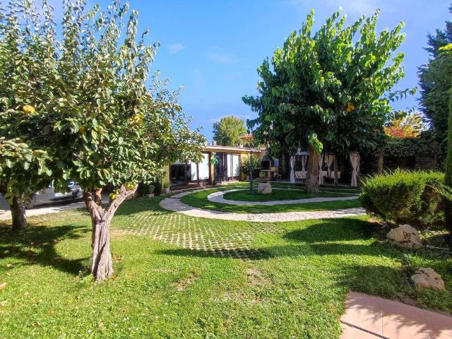 Casa de alto standing de 270 m2 en venta Renedo, Castilla y León