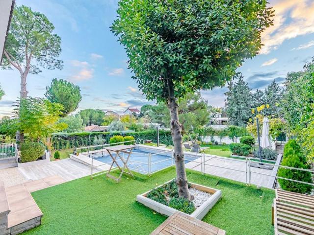 Casa de alto standing de 329 m2 en venta Valdemorillo, España