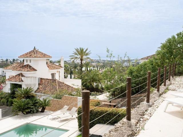Casa de alto standing de 333 m2 en venta Nueva Andalucia, Andalucía