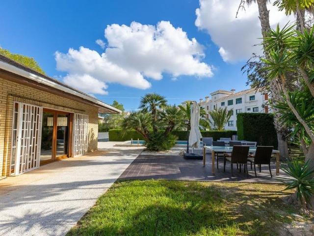 Casa de alto standing de 366 m2 en venta Playas de Orihuela, España
