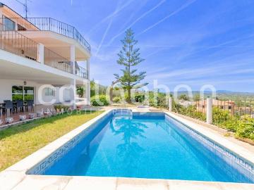 Casa de alto standing de 367 m2 en venta Chiva, España