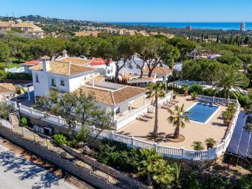Casa de alto standing de 384 m2 en venta Elviria, Andalucía