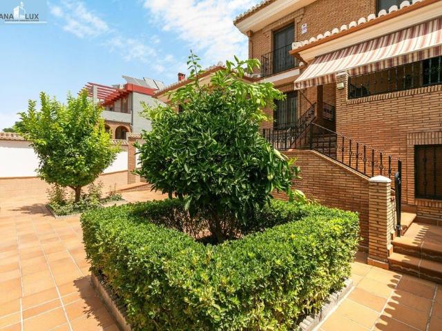 Casa de alto standing de 400 m2 en venta Ogíjares, España
