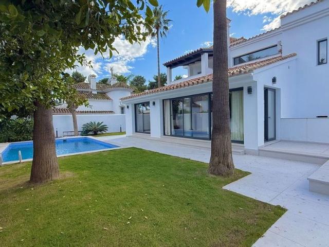Casa de alto standing de 417 m2 en venta Nueva Andalucia, España