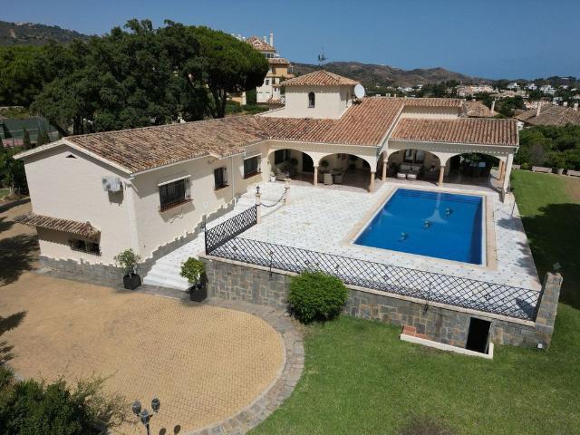 Casa de alto standing de 450 m2 en venta Elviria, Andalucía