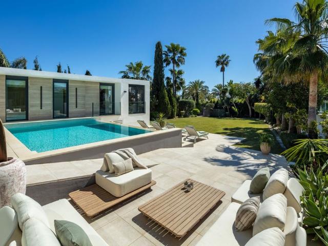 Casa de alto standing de 480 m2 en venta Nueva Andalucia, España