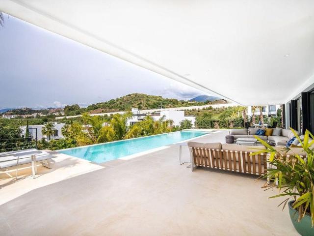Casa de alto standing de 497 m2 en venta Nueva Andalucia, España