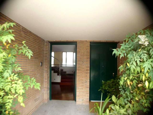 Exclusiva casa de 500 m2 en alquiler Pozuelo de Alarcón, España