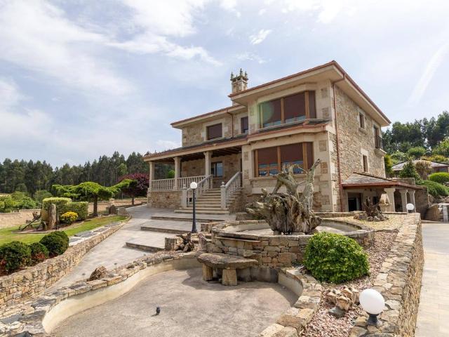 Casa de alto standing de 561 m2 en venta Cervo, Galicia