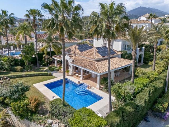 Casa de alto standing de 591 m2 en venta Nueva Andalucia, España