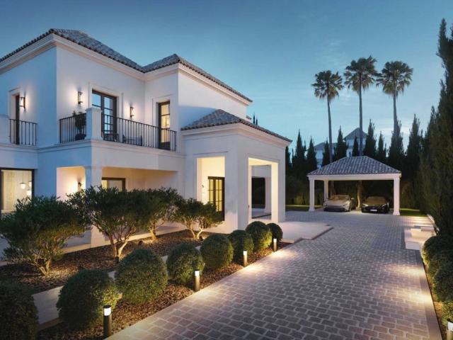 Casa de alto standing de 633 m2 en venta Nueva Andalucia, Andalucía