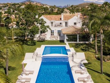 Casa de alto standing de 712 m2 en venta Nueva Andalucia, España