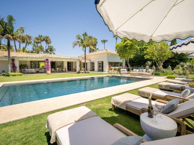 Casa de alto standing de 722 m2 en venta Nueva Andalucia, Andalucía