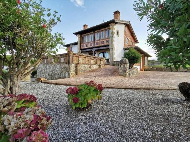 Casa de alto standing de 848 m2 en venta Santillana, Cantabria