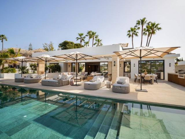 Casa de alto standing de 840 m2 en venta Nueva Andalucia, Andalucía