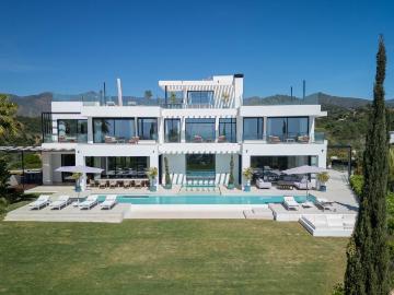 Casa de alto standing de 915 m2 en venta Estepona, España