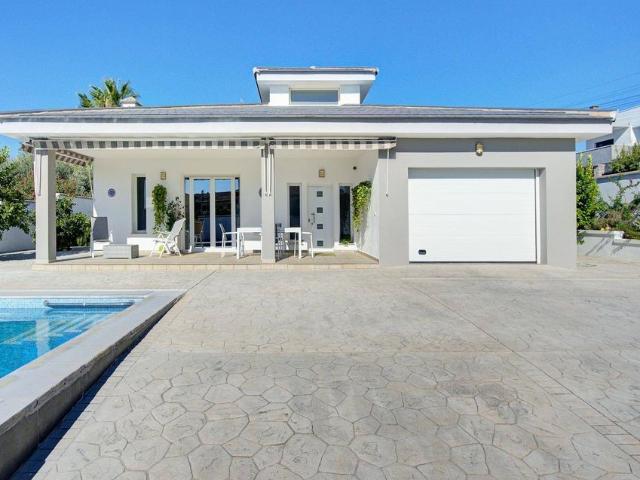 Casa de alto standing en venta Cúllar Vega, Andalucía