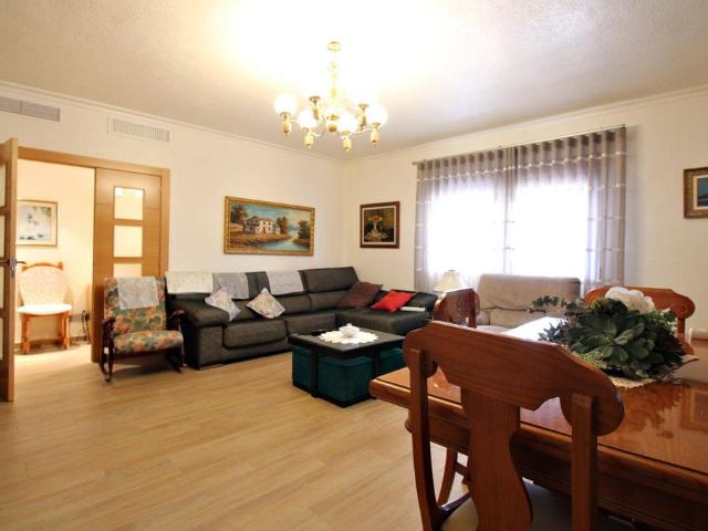 Exclusiva casa de 140 m2 en venta Alicante, España