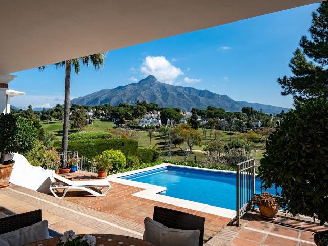 Casa de alto standing en venta Aloha, España