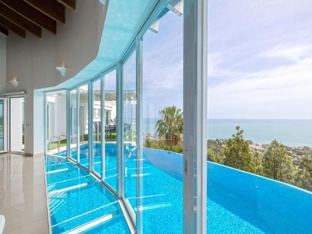 Casa de alto standing en venta Benalmádena Costa, España