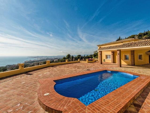 Casa de alto standing de 421 m2 en venta Benalmádena, Andalucía