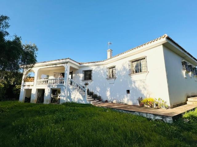 Casa de alto standing en venta Estepona, España
