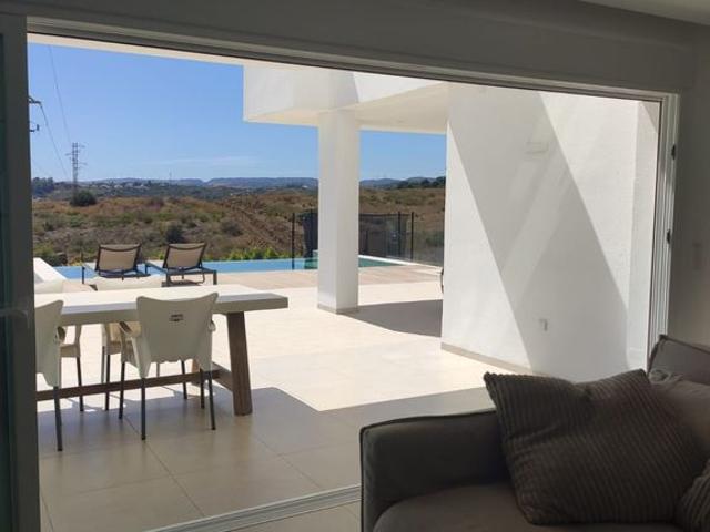 Exclusiva casa de 100 m2 en venta Estepona, España