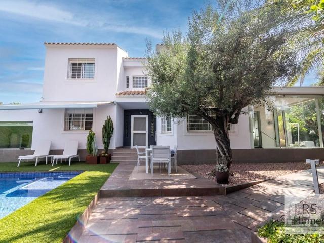 Exclusiva casa de 337 m2 en venta La Eliana, España