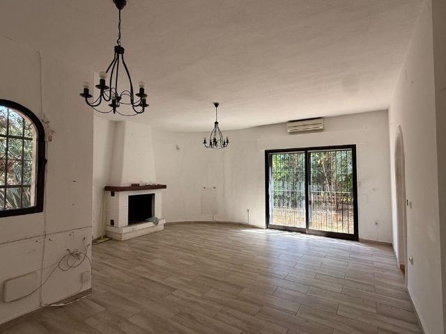 Casa de alto standing en venta Marbesa, España