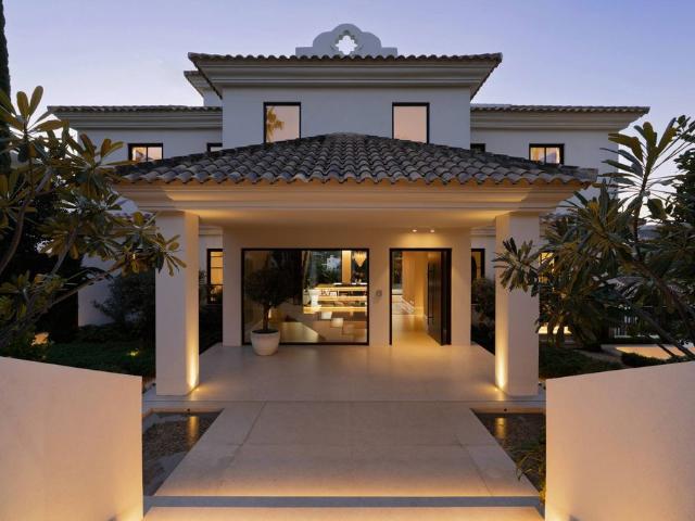 Casa de alto standing en venta Nueva Andalucia, España