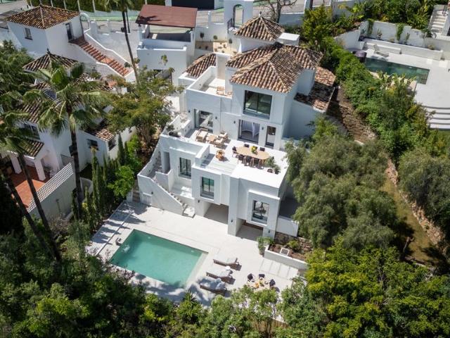 Casa de 304 m2 en venta Nueva Andalucia, Andalucía
