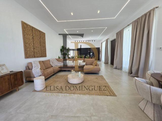Casa de alto standing en venta Santa Marta de Tormes, Castilla y León