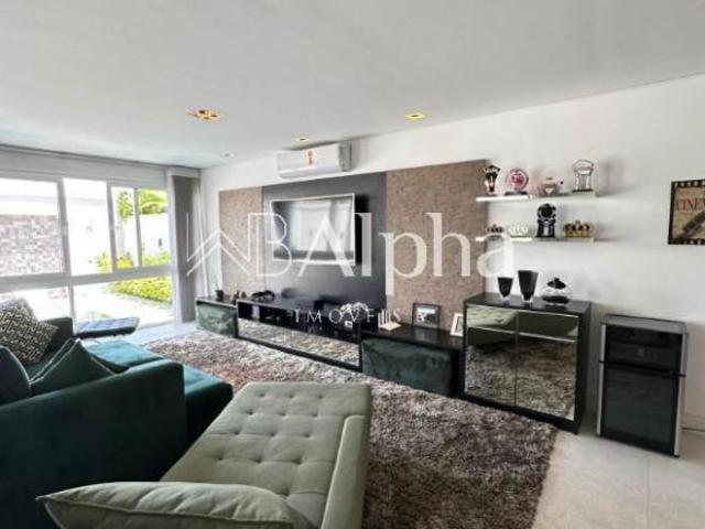 Casa de alto padrão mobiliada a venda no Residencial Alphaville 1 em Barueri SP