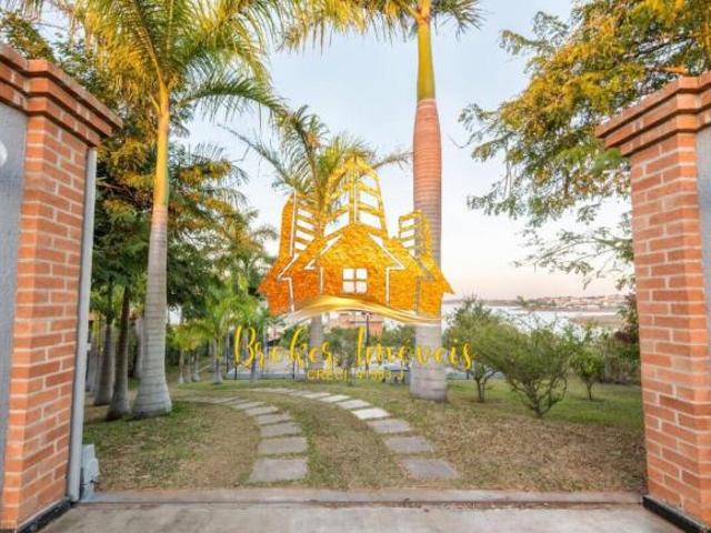 Casa de Alto Padrão no Condomínio Nova Fama em Minas Gerais