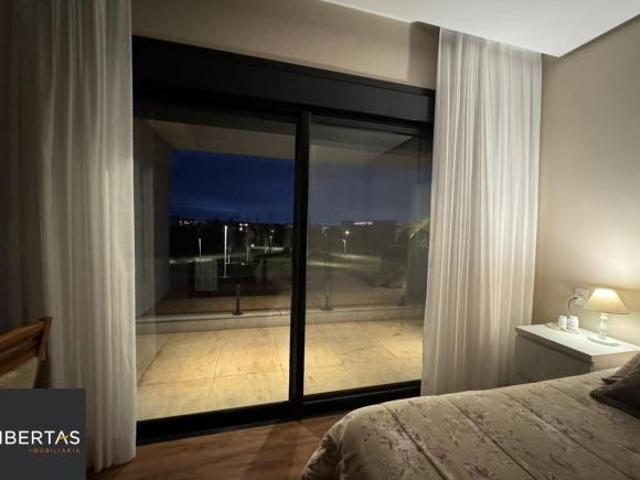 Casa de alto padrão no condomínio Prado Los Álamos em Gravataí com 300m2 de área