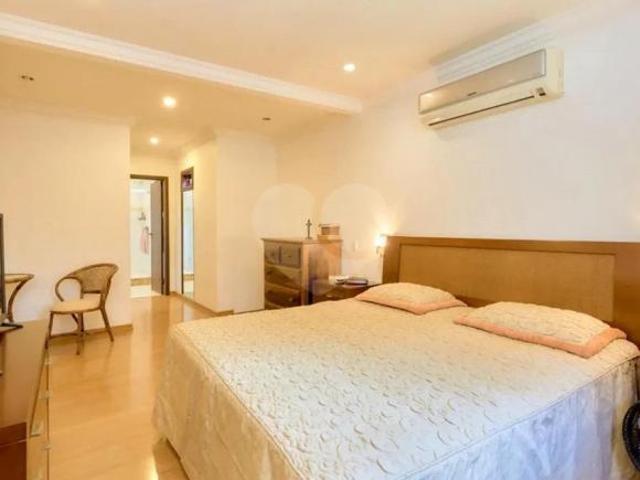 Casa de Alto Padrão no Ecoville | 409 m² Construídos em Terreno de 974 m²