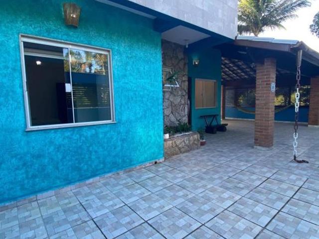 CASA DE ALTO PADRÃO NO JARDIM BRITÂNIA – UM LUXO À SUA ESPERA!