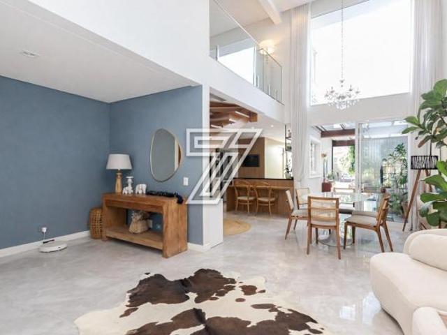 Casa de alto padrão no Jardim Social, com 335m², t